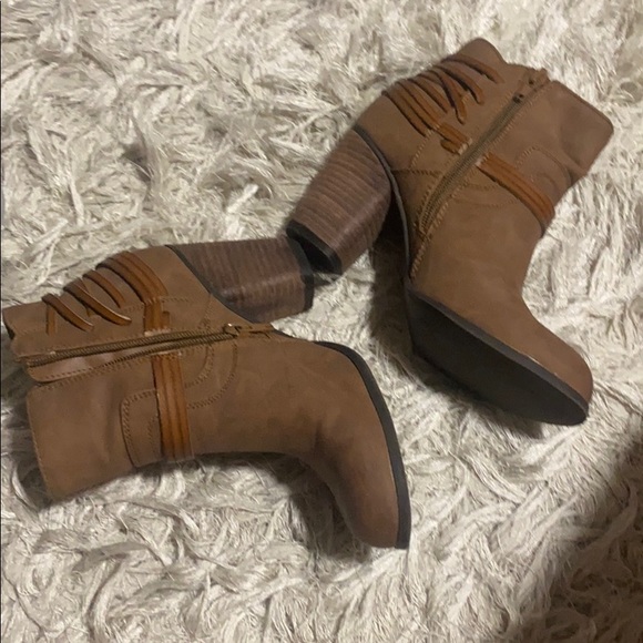 LIKE NEW Madden girl booties - Picture 4 of 7